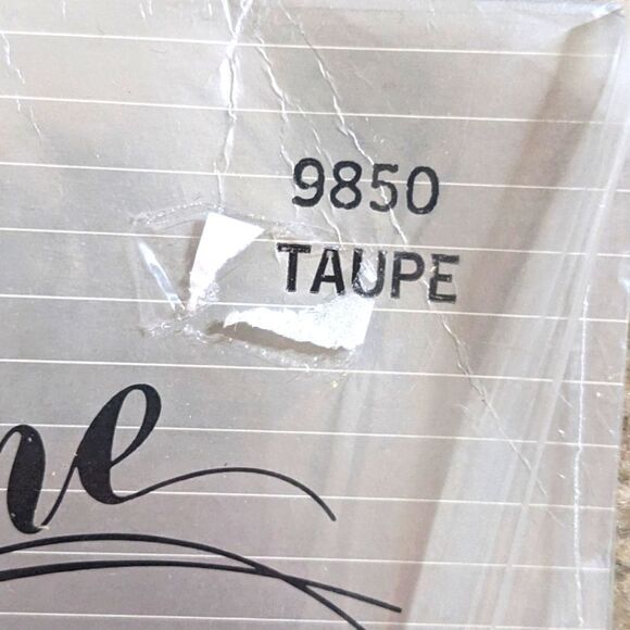 $5 Item! NWT Vintage Clancine One Size Fashion Pantyhose 90-150lbs - Picture 5 of 12